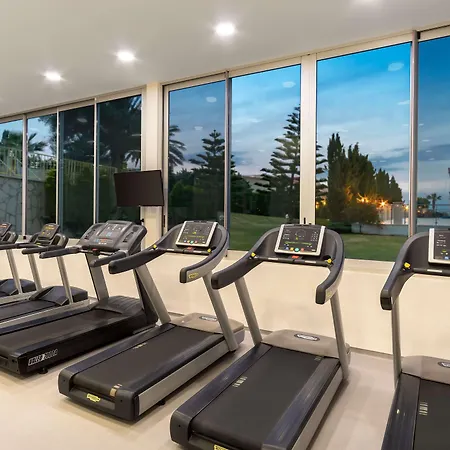 Курортний комплекс Radisson Blu &