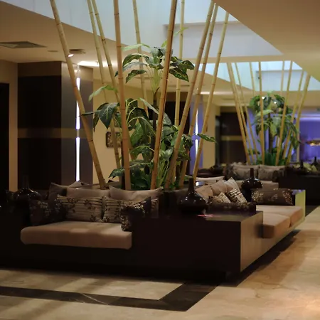 Radisson Blu & 5* Чешме