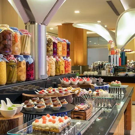 Radisson Blu & Чешме