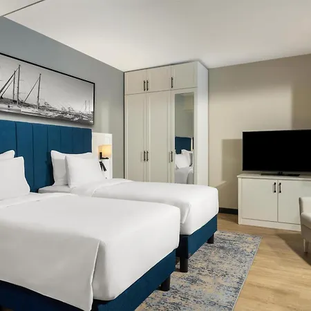 Курортний комплекс Radisson Blu &