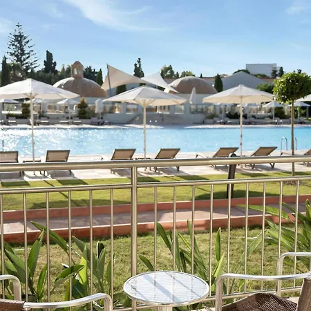 Radisson Blu & Курортний комплекс Чешме