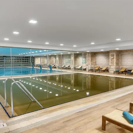 Radisson Blu & 5* Чешме