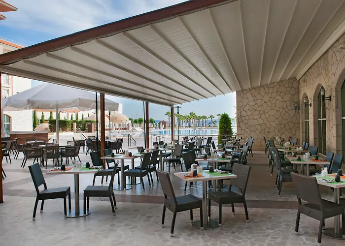 切什梅丽笙布鲁spa度假酒店 5*