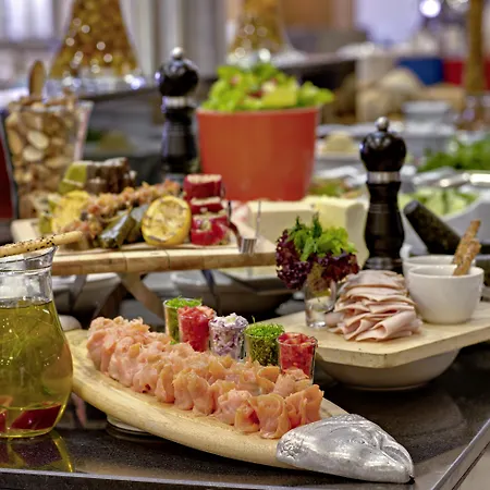 Radisson Blu &