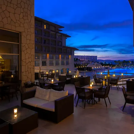 Radisson Blu & 5* Кешме