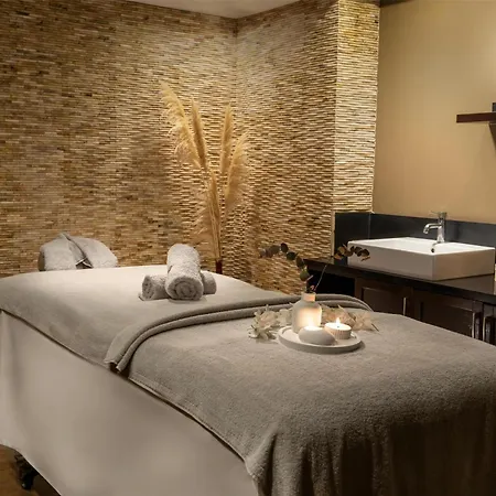 Üdülőközpont Radisson Blu & 5*