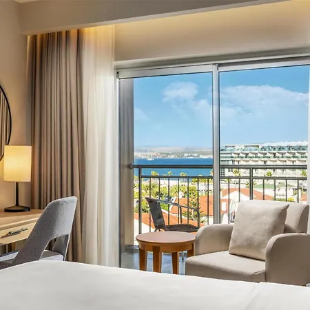 Θέρετρο Radisson Blu & 5*