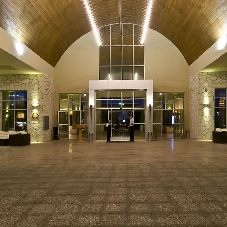 Radisson Blu & 5* Çeşme